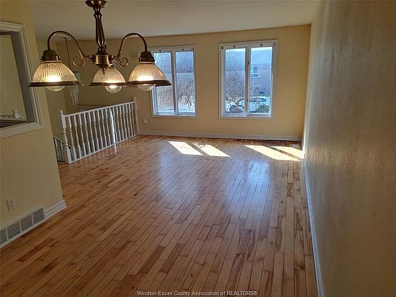 4th image of 12734 Horwood Cres
