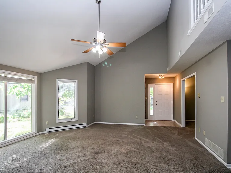 117 Hollyridge Ln — Photo 13