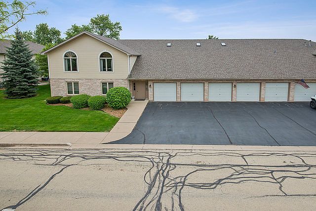 1st image of 2666 Crescenzo Dr #2666