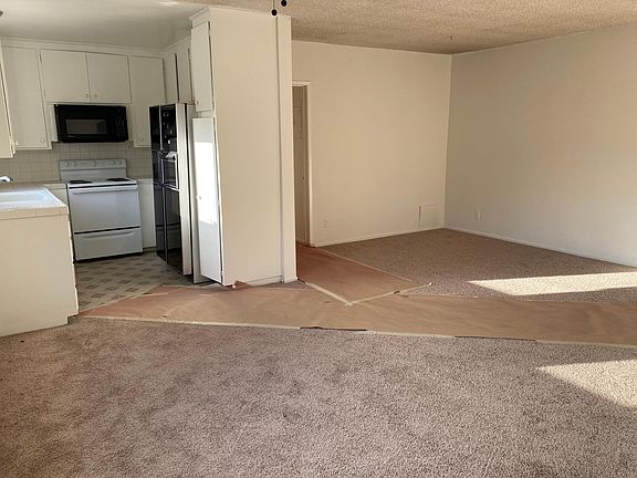 2nd image of 22515 Del Valle St #6