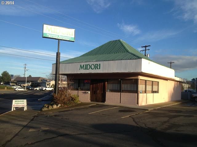 1st image of 802 Chenoweth St