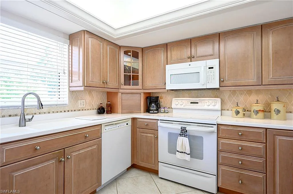 2 bed, 2.0 bath, 1450 sqft, $3,000 — Photo 4