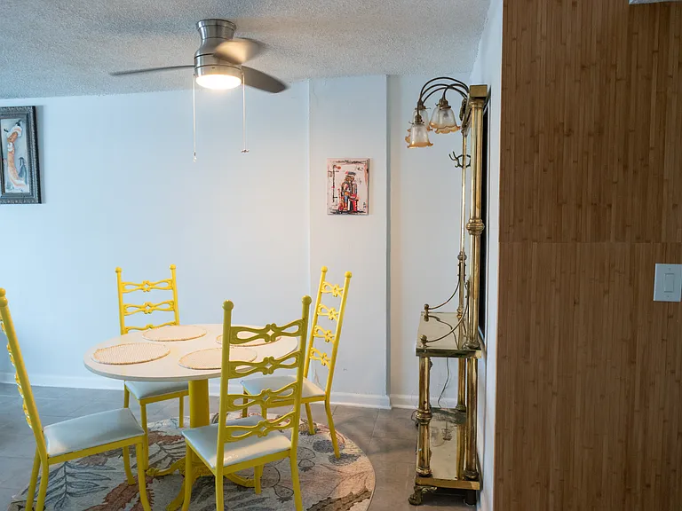 1418 Collins Ave #403 — Photo 21