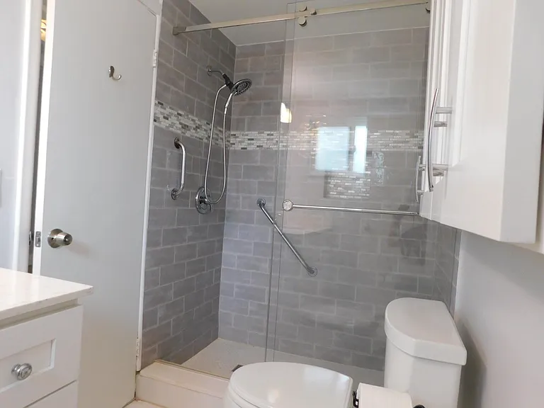 1721 SW 5th St — Photo 24