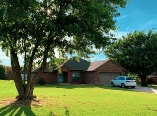 811 Springlake Rd, Newcastle, OK 73065