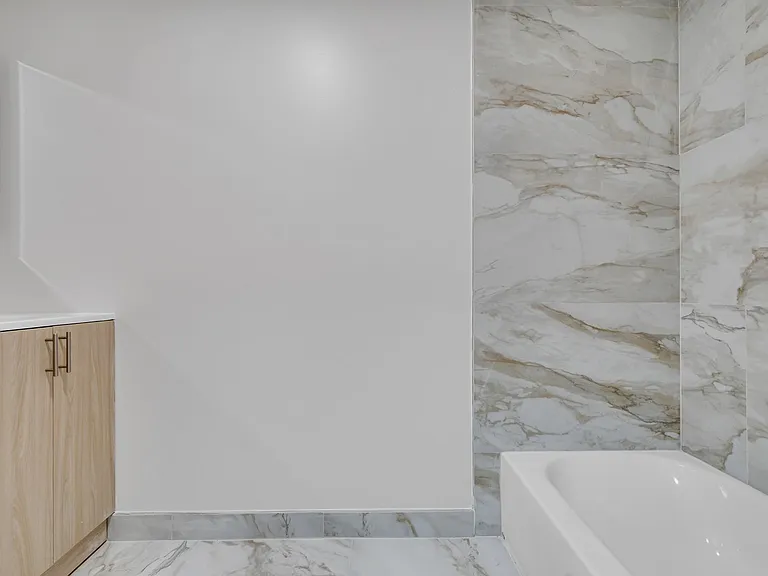Ambassador Apartments — Photo 6