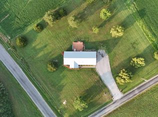 1936 County Road 690 N, Fairfield, IL 62837