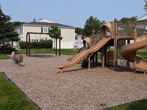 4th image of 1511 Quaker Ln #120-C