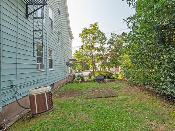 5th image of 270 Belleville Ave #4