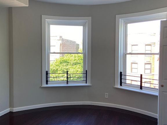 5th image of 4011 S Calumet Ave APT 3