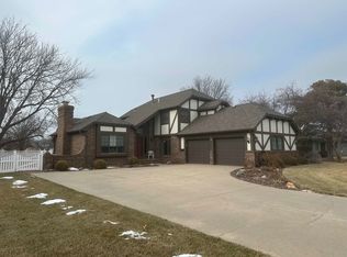 612 N Bismark Ave, Ellinwood, KS 67526