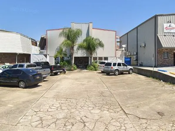 8307 Lafitte Ct, Chalmette, LA 70043