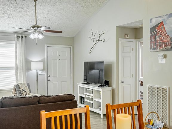 4th image of 1517 Watercress Dr