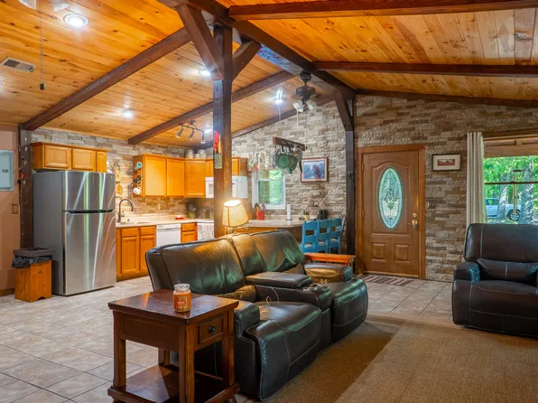 961 Turkey Foot Rdg, Crab Orchard, KY 40419
