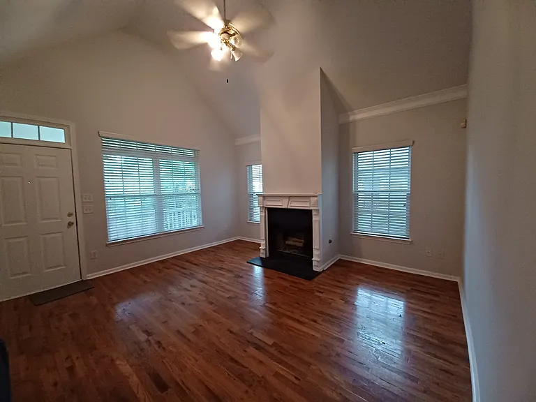 692 Dill Ave SW — Photo 5