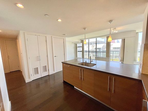 4th image of 420 Mission Bay Blvd N Unit 703