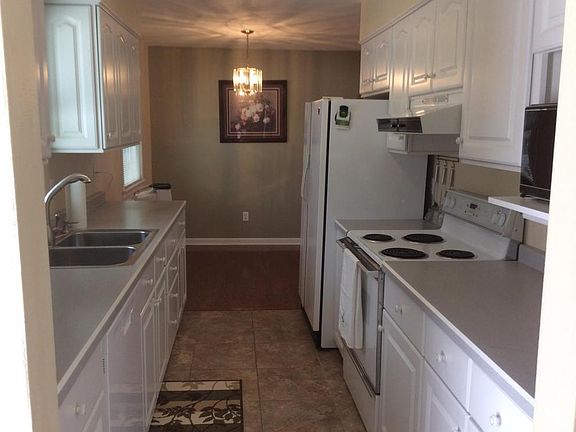 3rd image of 419 Greenwood Dr SE
