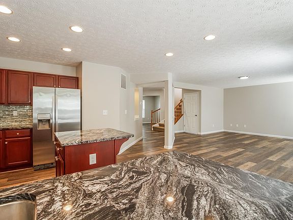 5th image of 303 Indian Lake Dr