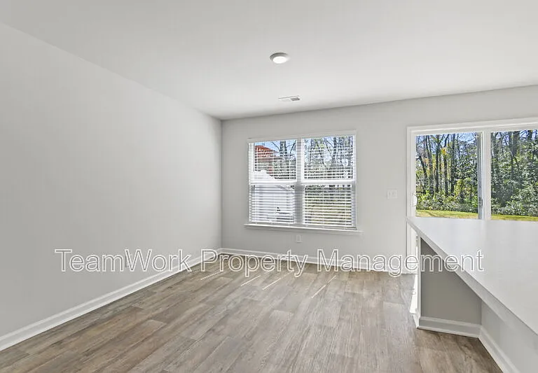163 Rosefield Ct — Photo 8