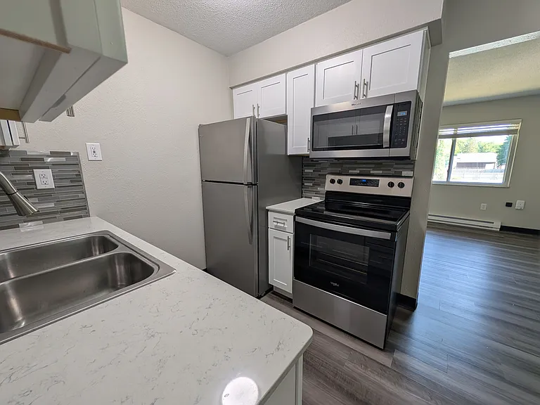 6110 Monroe St #15 — Photo 2