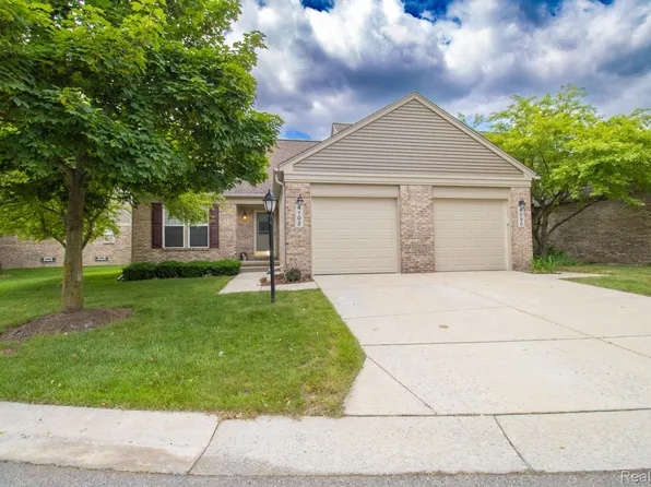 4102 Hunters Cir E, Canton, MI 48188