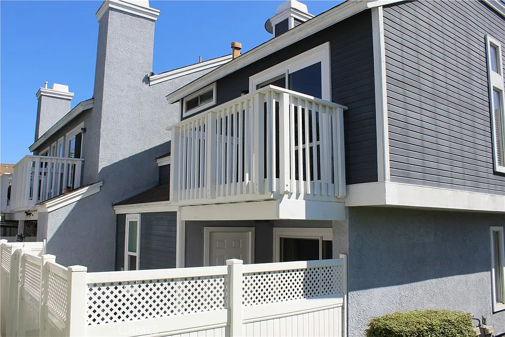 3 bed, 1.5 bath, 1156 sqft, $3,675 — Photo 4