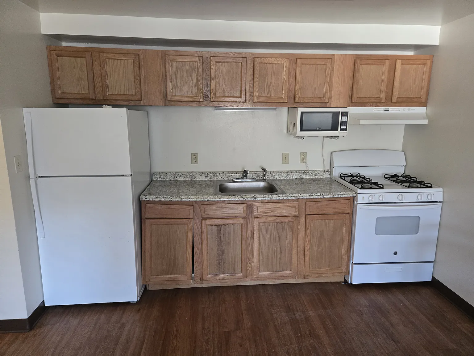 2 bed, 800 sqft, $1,000 — Photo 2