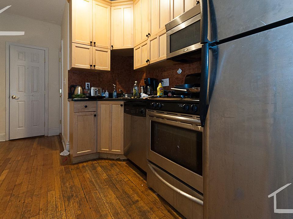2nd image of 73A Thatcher St #102S