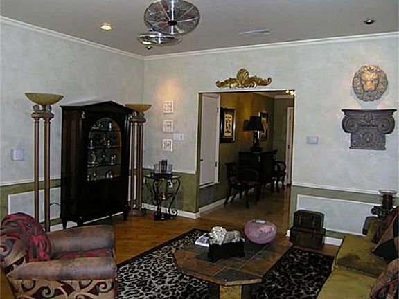 4th image of 1811 Austin Ave