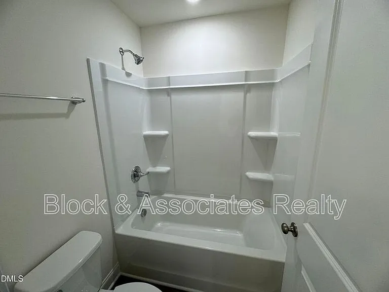 37 Bluebell St — Photo 17