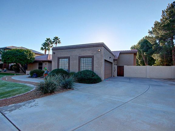 3rd image of 10615 E Desert Cove Ave