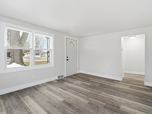 5th image of 133 W Peckham St