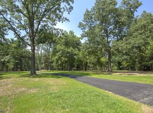 10 Twin Oaks Ln, Morristown, NJ 07960