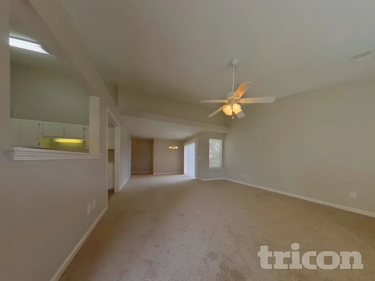 1306 May Oak Cir — Photo 2