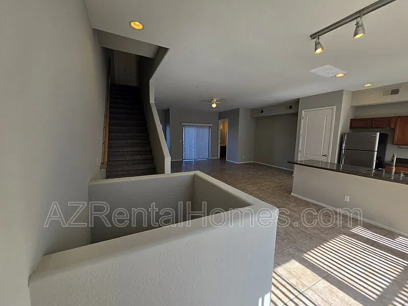 2 bed, 2.5 bath, 1695 sqft, $1,900 — Photo 3