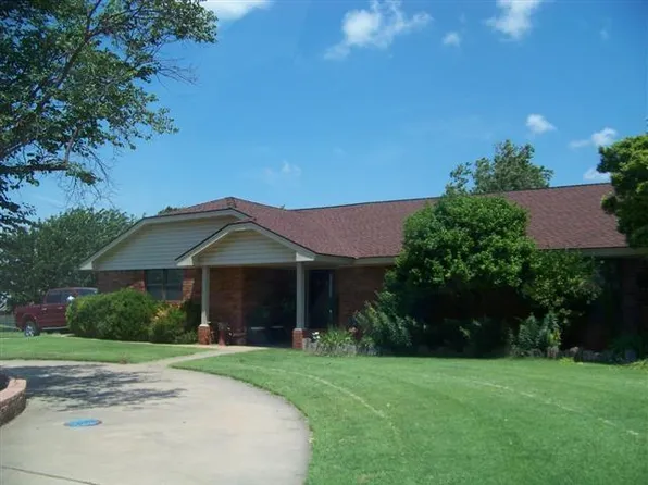 2809 Abramson, Clinton, OK 73601