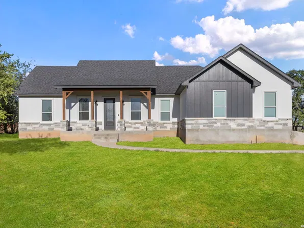 1408 SHADY HOLW, New Braunfels, TX 78132