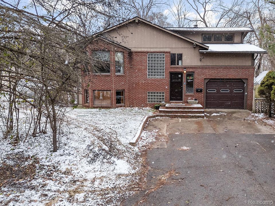 1st image of 65 Oak Pl