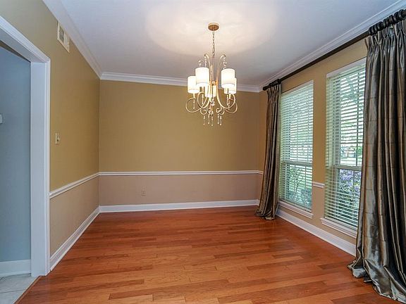 5th image of 3203 Vista Lake Dr