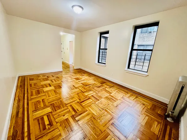 3106 Kingsbridge Avenue image 1 of 6