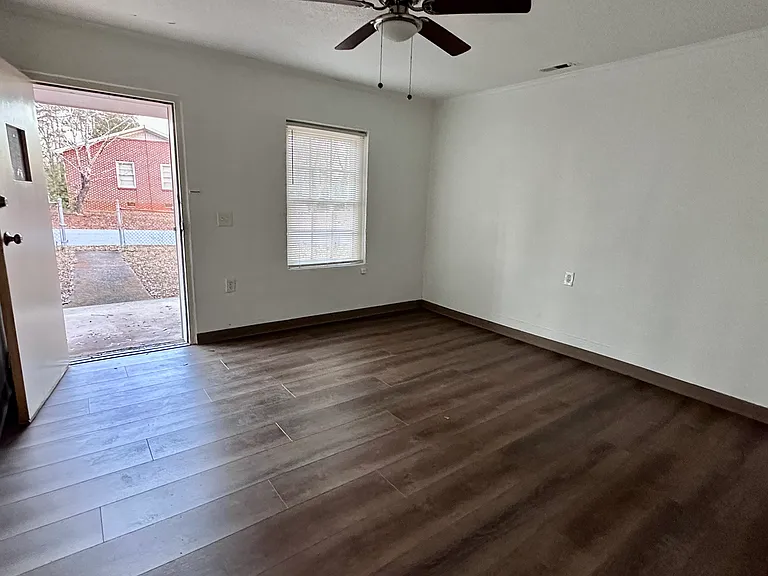1012 Kennedy St #B — Photo 10