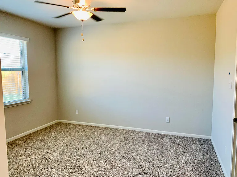 116 Emma Dr — Photo 6