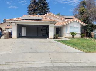5400 Pacer Valley Ct, Bakersfield, CA 93313