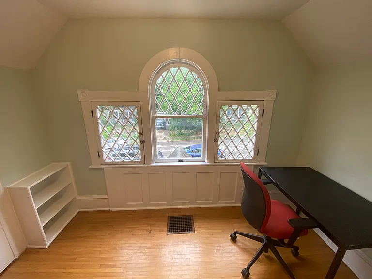 520 King George Ave SW — Photo 33