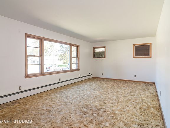 3rd image of 438 N Park Ave