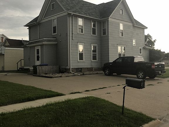 3rd image of 420 W Bremer Ave #420