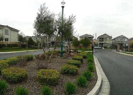 1st image of 604 Queensland Cir