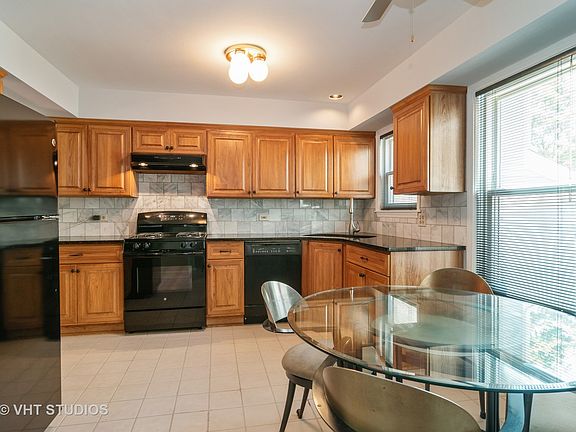 4th image of 11564 Burton Ct