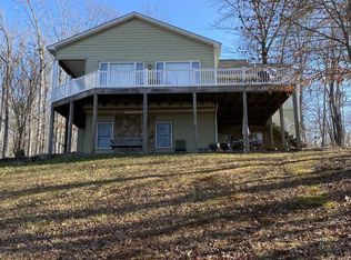 1318 W Pine Ridge Rd, Huddleston, VA 24104