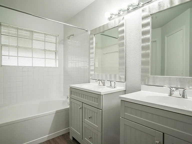 7280 Westpointe Blvd #813 — Photo 9